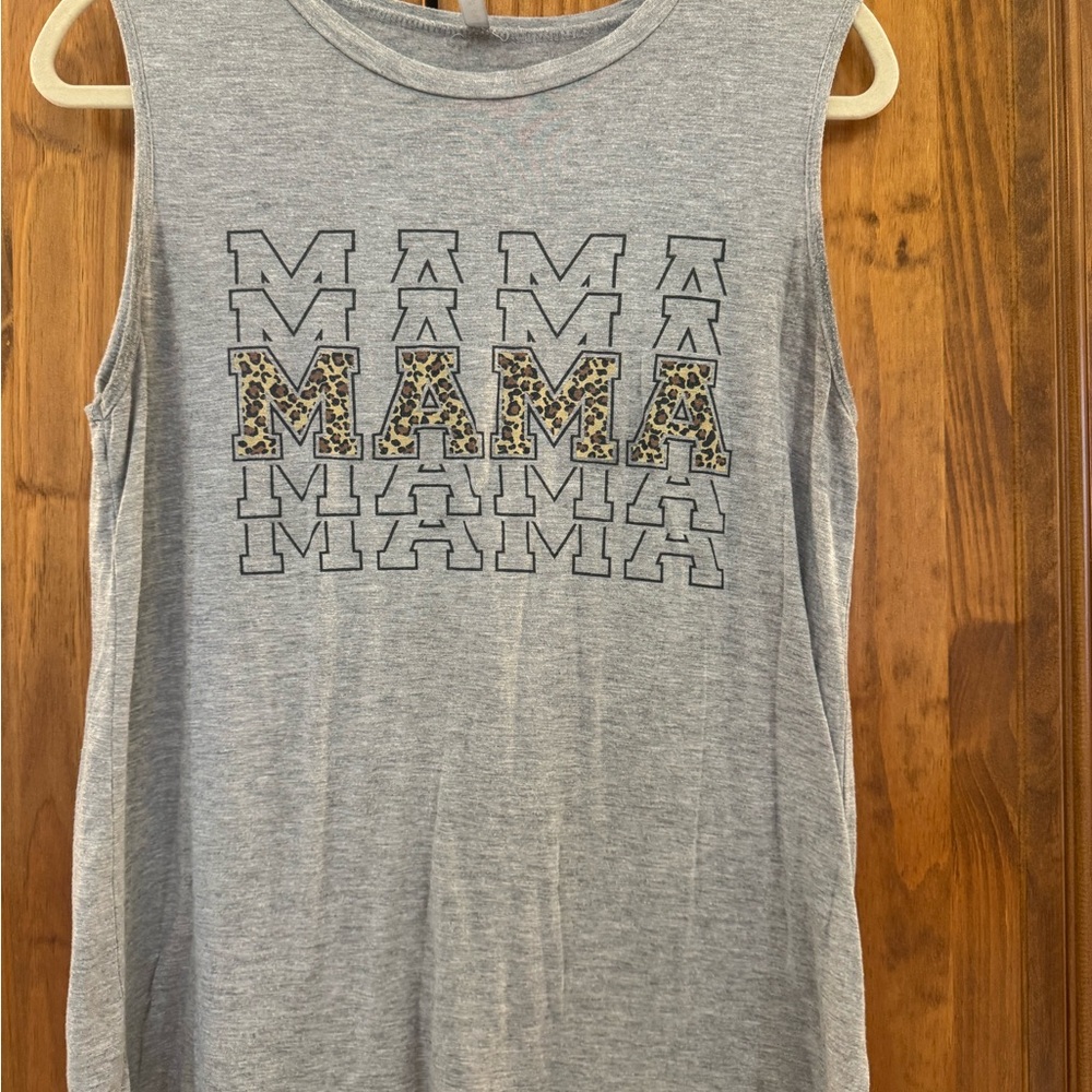 Gray Sleeveless 'MAMA' Graphic Tank Top